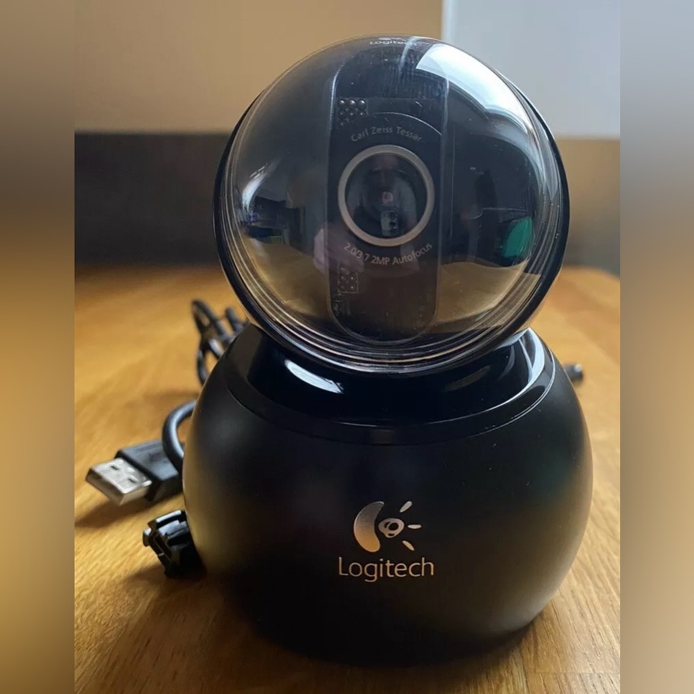 Logitech Quick Cam Orbit AF Webcam Carl Zeiss Tessar Lens